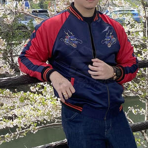 Veste Sukajan décontractée haut de gamme pour hommes, tissu satiné léger avec un design brodé tendance - Product Image 3