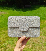 Pochette de soirée florale brodée de perles ivoire, en cuir véritable, avec poignée supérieure, fermeture éclair vintage, idéale pour l'été, les fêtes, les mariages et comme cadeau