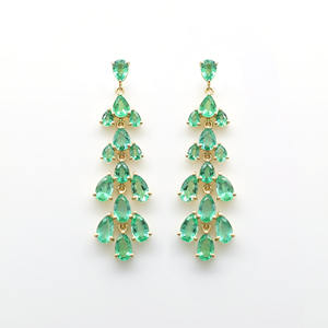 Pendientes Colgantes de Esmeralda Zambiana con Corte de Pera de 3.76 CTW, Certificados por IGI, con Hoja de Oro Sólido de 14k, Listos para Enviar - Product Image 1