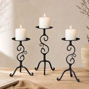 Candelabro de Hierro Negro de 5 Brazos con Base de Madera Rústica, Decoración Moderna para Bodas y Hogar, Artículo Artesanal Hecho a Mano - Product Image 2