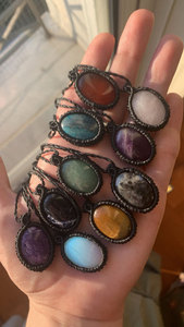 Collier pendentif en macramé fait main avec perle d'eau douce taille émeraude, design papillon tendance, style bohème, réglable, bijou de guérison - Product Image 5