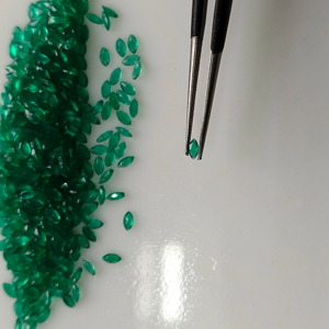 Onyx vert naturel 3x1,5 mm, taille marquise, pierres précieuses de qualité supérieure pour la fabrication de bijoux, Red Mountain Gems R1GOMQCT315 - Product Image 1