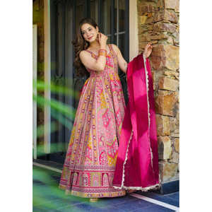 Vestido de Fiesta Elegante de Diseño Indio y Pakistaní con Falda y Dupatta - Product Image 1