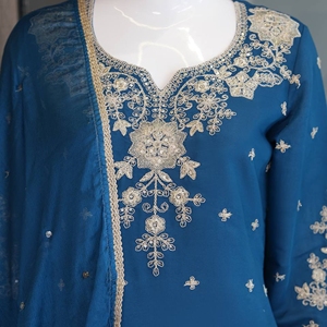 Conjunto de Kurta y Palazzo de Seda Romana Bordada con Lentejuelas y Dupatta Nazmeen para Mujer, Ropa Étnica Festiva - Product Image 5