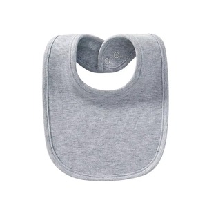 Babero rosa para bebé con botones ajustables, diseño minimalista, toalla de algodón para alimentación y saliva para bebés - Product Image 5