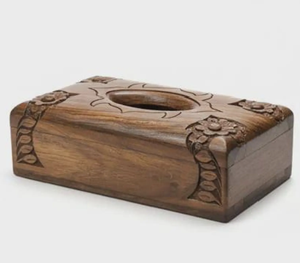 Boîte à mouchoirs en bois traditionnelle faite à la main avec un motif floral sculpté, réalisée par Tayyab Handicraft - Product Image 1