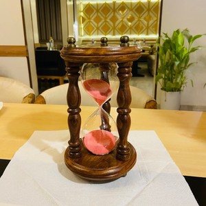 Magnifique Sablier en Verre avec Cadre en Bois pour Anniversaire, Diwali et Célébrations - NOUVELLES ARRIVÉES - Product Image 1