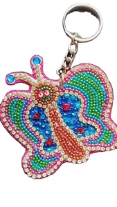 Magnifique porte-clés et accessoires de sac brodés de perles de rocaille rouges et vertes, design automobile, en provenance d'Inde - Product Image 5