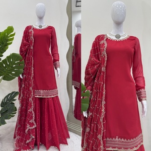 Conjunto de Traje Sharara Moderno de Primera Calidad en Georgette Sintética con Bordado y Lentejuelas |   Traje de Fiesta de Secado Rápido con Dupatta para Mujer - Product Image 1