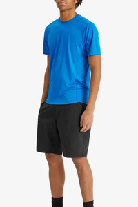Shorts Bermuda noirs pour hommes, taille mi-haute, fermeture éclair, séchage rapide, style décontracté avec poches latérales zippées, tissu polyester tissé - Product Image 4