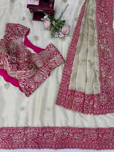 Sari en soie Reglance Royal Rangoli avec broderie lourde en fil et sequins, et chemisier assorti richement orné, pour occasions spéciales, séchage rapide - Product Image 4