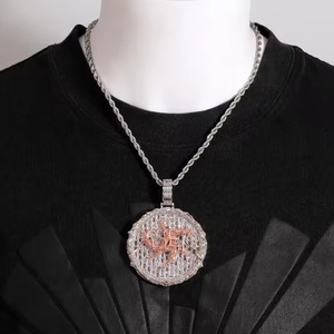 Pendentif Flamme Rond Iced Out en Argent et Or Rose, Bijoux Hip Hop pour Hommes et Femmes - Product Image 4