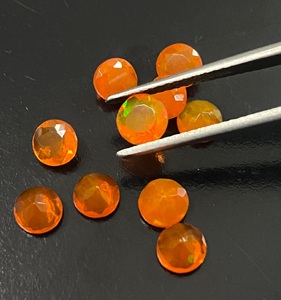 Ópalos naturales redondos de corte brillante, piedras preciosas sueltas naranjas facetadas iridiscentes para la fabricación de joyas. - Product Image 4
