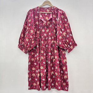 Vestido Mini de Algodón Ecológico con Estampado Floral Hecho a Mano, Cuello en V, Manga 3/4, Dobladillo con Volantes de Encaje, Lavable, Estilo Chinoiserie - Product Image 1