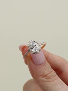 Bague de fiançailles de luxe en or 18K/14K/10K avec diamant ovale taille halo de 3,00 carats, bague de mariée haute carat, bijoux fins personnalisés, vente en gros - Product Image 6