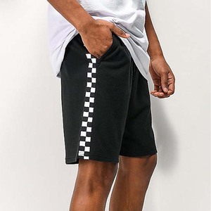 Shorts décontractés pour hommes en toile noire unie avec bande latérale, taille élastiquée à cordon, tricotés, respirants, taille mi-haute - Product Image 5