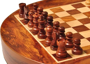 Jeu d'échecs rond en bois de 9 pouces avec tiroir et pièces magnétiques en bois de Sheesham, diamètre 9 pouces, pour les plus de 13 ans - Product Image 5