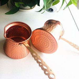 Cafetera turca tradicional de cobre con diseño de hoyuelos, forma redonda con asa, diseño tradicional para preparar café. - Product Image 2