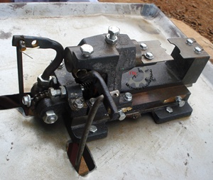 La nouvelle machine manuelle de décorticage de noix de cajou enlève la coquille et libère le noyau pour les noix - Product Image 3