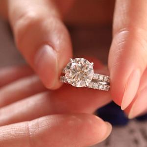 Ensemble de Mariage de Luxe en Or Blanc Massif 14K avec Diamant de Laboratoire Rond Brillant de 3 Carats Certifié IGI et Halo Caché Solitaire – Vente en Gros - Product Image 2