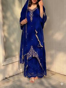 ชุดคุर्ตาปักลายสีน้ำเงินสำหรับผู้หญิง พร้อมกางเกงปาลาซโซและผ้าคลุมไหล่ ชุดสัลวาร์แบบดั้งเดิมความยาวเต็มตัว สำหรับงานแต่งงานและชุดพื้นเมือง - Product Image 2