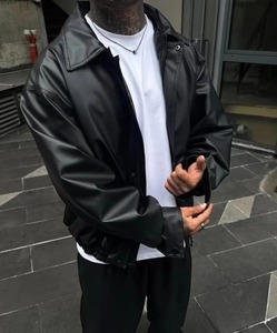 Blouson en cuir oversize pour homme, style vintage, noir, streetwear haut de gamme, vêtement d'extérieur pour un style urbain décontracté - Product Image 3