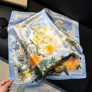 Écharpe décontractée pour femme en satin de soie 100% véritable, taille moyenne 90x90cm, impression de logo graphique personnalisée, bandana multifonctionnel de haute qualité - Product Image 3