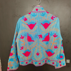 Chaqueta de Algodón Azul Claro Tejida a Mano con Bordados Vibrantes, Estilo Bohemio Artesanal, Ecológica, Transpirable y Distintiva - Product Image 6