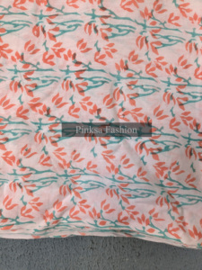 Tela de Algodón Puro Orgánica Transpirable Tejida a Mano con Estampado de Bloques de Jaipur - Estampado Floral de Enredaderas en Tono Azul Verdoso y Naranja, Venta al por Mayor por Metros - Product Image 2