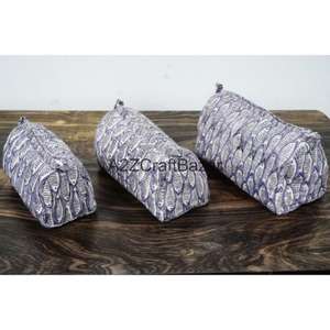 Ensemble de pochettes de voyage en coton imprimées à la main sur mesure avec fermeture éclair, disponible en 3 tailles, idéal pour les magasins de textiles de maison pour la revente - Product Image 2