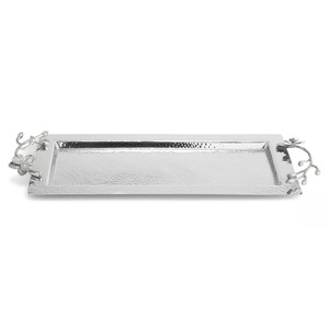 Magnifique plateau de service rectangulaire en argent martelé avec élégantes poignées en forme de branche florale et des accents de fleurs détaillés - Product Image 1