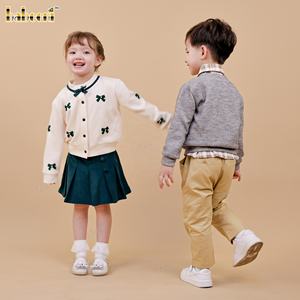 Robe Salopette Enfant DR4509 en Coton Tricoté à Motif Animal Brodé Main, Coupe Évasée avec Nœud, Collection Automne, 100% Coton, ODM - Product Image 2