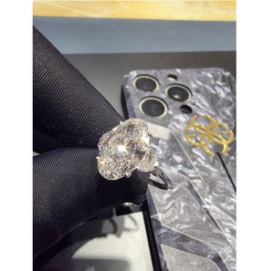 Anillo de Diamantes de Platino Premium, Diseño Clásico y Elegante para Bodas, Fiestas y Ocasiones Especiales - Product Image 5