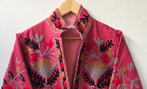 Chaqueta Acolchada de Algodón con Bordado Suzani Rosa, Tejida a Mano, Transpirable y Ecológica, de Longitud Regular, Estilo Mandarín, para Invierno - Product Image 1