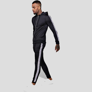 Ensemble de survêtement unisexe noir à capuche avec cordon de serrage, imprimé décontracté, respirant, en polyester écologique, coupe classique - Product Image 3