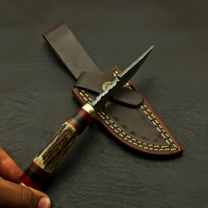 Couteau de camping multifonctionnel en acier Damas fait main, outil de poche pliant, accents argentés gravés, manche en bois de cerf, qualité supérieure - Product Image 4