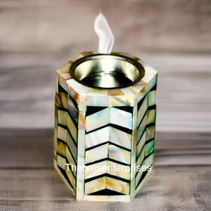 Quemador de incienso Bakhoor Oud con incrustaciones de nácar Hexagonal de tendencia Uso religioso árabe Hecho de resina y material MOP - Product Image 2
