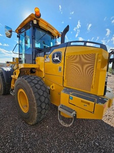 รถแบคโฮและรถตักล้อยาง รุ่น 2001 544P 4WD หมายเลข Z184427 รับน้ำหนักได้ 200 ตัน ผลิตในสหรัฐอเมริกา คุณภาพพรีเมียม พร้อมส่งออก - Product Image 2