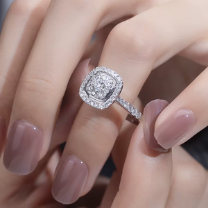 Anillo de Compromiso Unisex de Oro Blanco con Diamante Sintético de 1 Quilate, Corte Brillante, Certificado IGI, Diseño Clásico de Halo, Chapado en Platino de 14k - Product Image 6