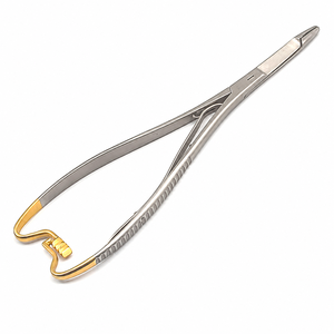 ที่จับเข็มผ่าตัดแบบมืออาชีพ Mathieu Needle Holder TC – ที่จับเข็มผ่าตัดทำจากทังสเตนคาร์ไบด์และสแตนเลสสตีล พร้อมด้ามจับสีทอง - Product Image 1