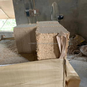 Aglomerado de virutas de madera a granel - Acolchado superior para establos de caballos y gallineros, 12% de humedad, 12-24 meses de vida útil, marca KIM MINH - Product Image 4