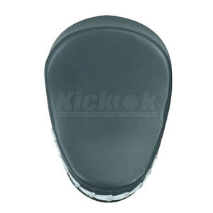 แผ่นซ้อมมวยหนังโค้งรูปทรงใหม่พร้อมโลโก้สั่งทำพิเศษ - แผ่นฝึกศิลปะการต่อสู้ระดับมืออาชีพ ทนทานและระบายอากาศได้ดี - Product Image 2