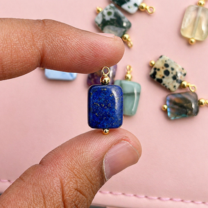 Pendentif simple en lapis-lazuli |   Charme en pierre bleue rectangulaire de 10 mm |   Fournitures pour la fabrication de bijoux faits à la main - Product Image 1