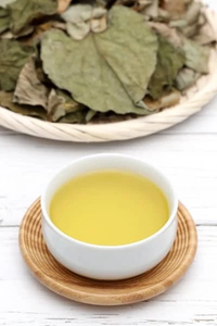 Vietnam Dried Fish Mint Leaves Bulk Supply 10kg Carton for Tea Processing Food Manufacturing and Export - Product Image 2