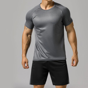 Conjunto de Camiseta y Pantalones Cortos Deportivos de Secado Rápido para Hombre con Logotipo Personalizado - Ropa Deportiva para Gimnasio, Entrenamiento, Running y Actividades Físicas - Product Image 6