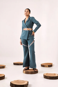 Pantalones de Corte Bootcut Azul Sólido Premium para Mujer con Adornos Brillantes, Cintura Alta, Ajuste Cómodo, Perfectos para el Trabajo o Fiestas - Product Image 4