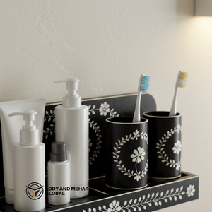 ชั้นวางของในห้องน้ำลายดอกไม้สีดำ ชั้นวางของตกแต่งผนังห้องน้ำทำจากไม้ พร้อมที่วางแปรงสีฟัน - Product Image 2