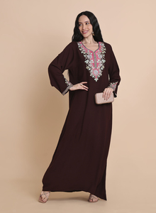 Abaya arabe élégante pour l'Aïd, brodée, col en V, manches longues, coupe classique, longueur complète, respirante, légère, pour un usage quotidien - Product Image 3