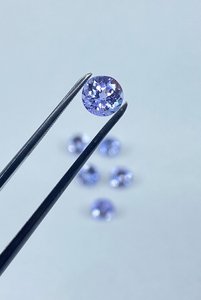 Tanzanita facetada de forma redonda, piedras sueltas de varios tamaños de 2.25mm a 5.5mm, lote calibrado para la fabricación de joyería. - Product Image 2