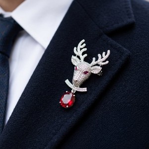 Broche élégante et tendance en forme de tête de cerf argentée avec pierres en zircon, épinglette de revers, bijou pour femmes et hommes, idéale pour les mariages et les occasions spéciales - Product Image 2